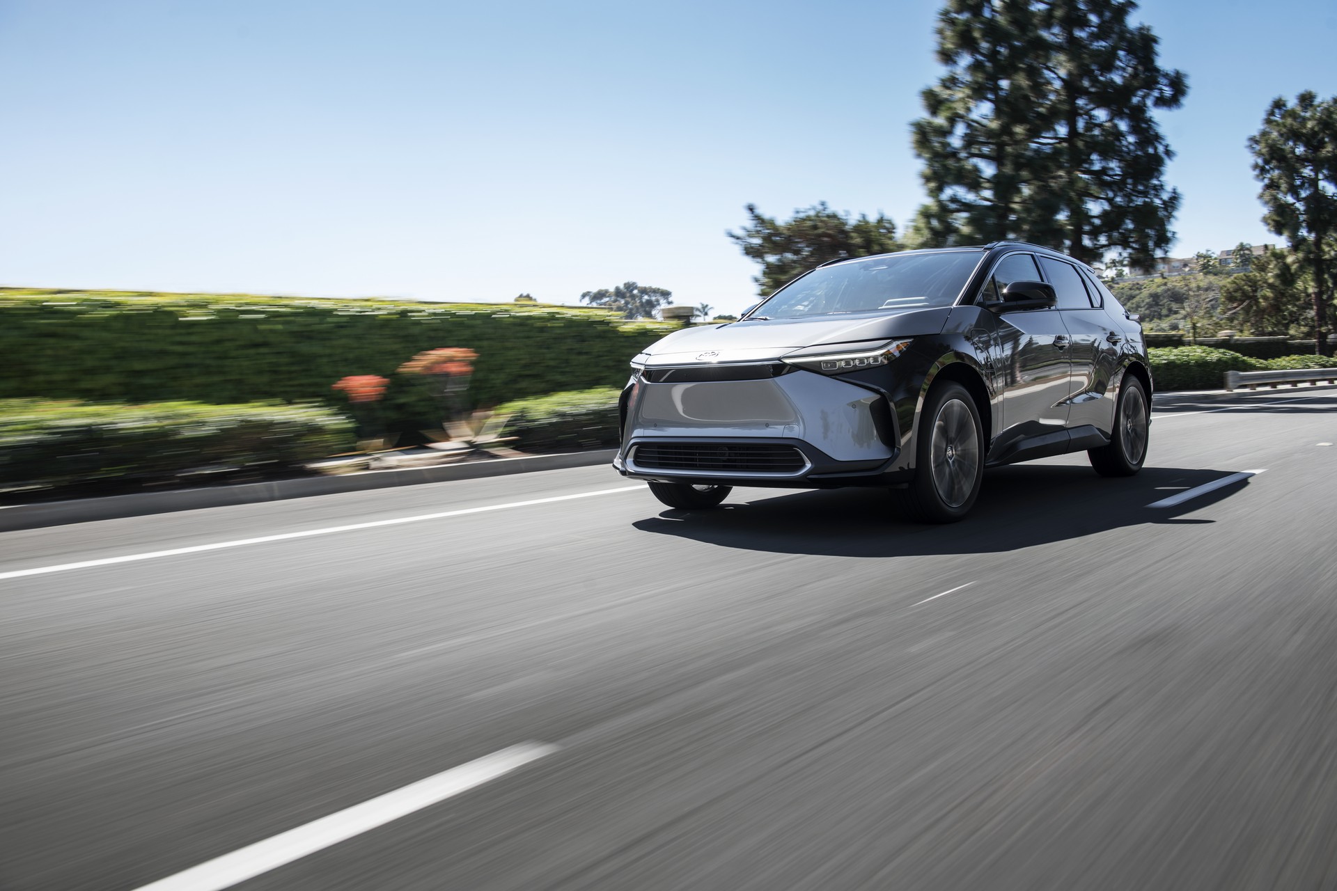 Download 2023 Toyota bZ4X Limited AWD - Front Three-Quarter HD Wallpaper 1920x1280 #92