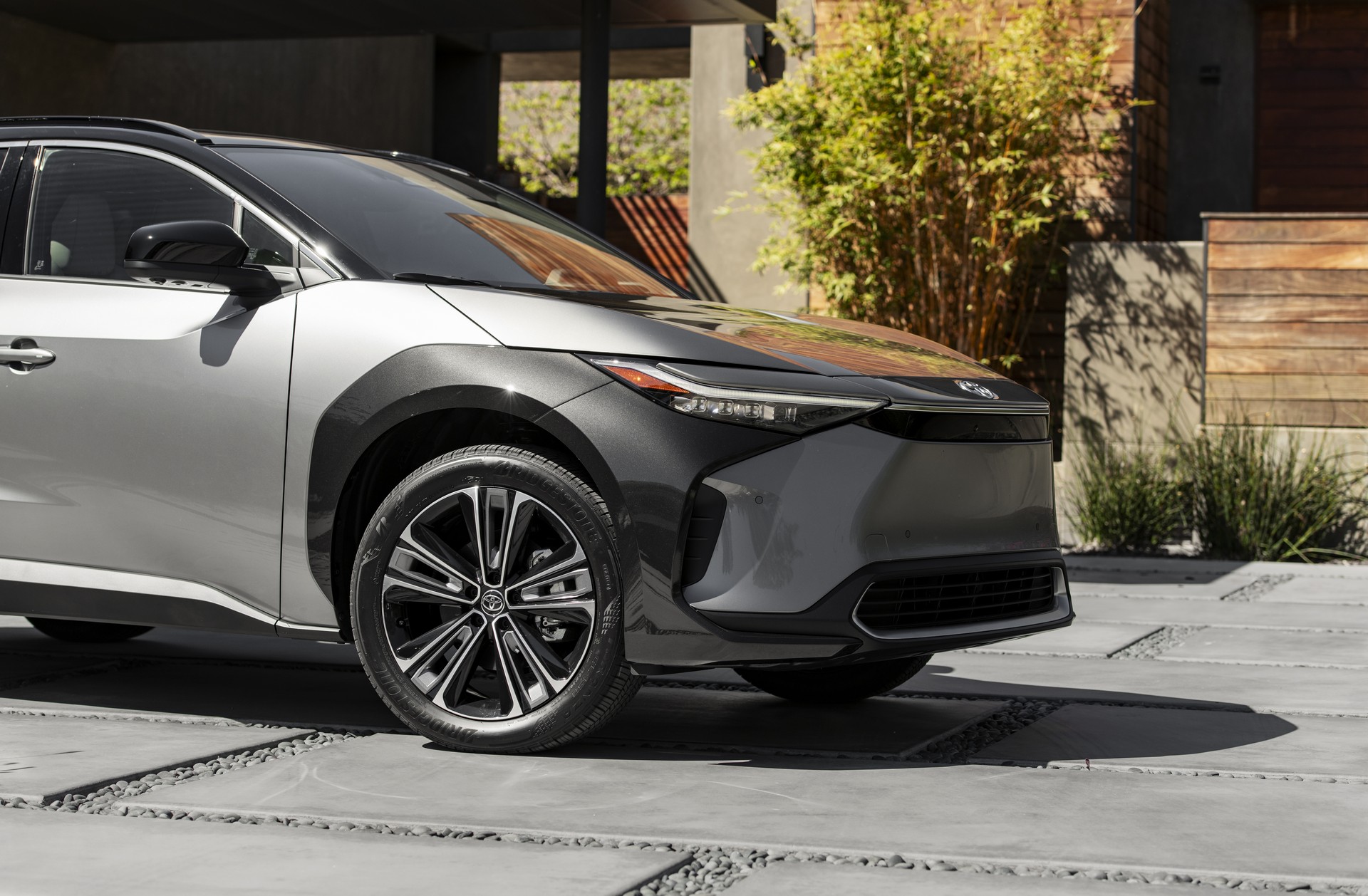 Download 2023 Toyota bZ4X Limited AWD - Front HD Wallpaper 1920x1258 #133