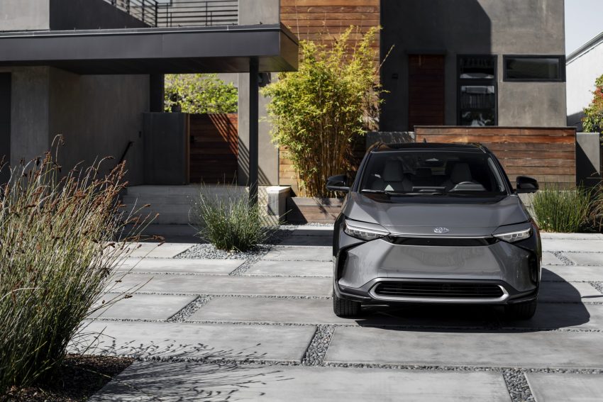 2023 Toyota bZ4X Limited AWD - Front Wallpaper 850x567 #125
