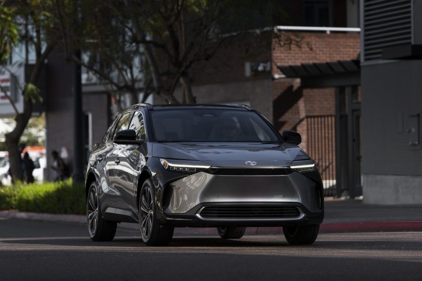 2023 Toyota bZ4X Limited AWD - Front Wallpaper 850x567 #104