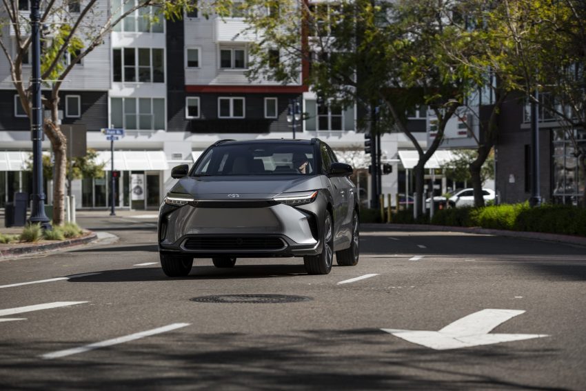 2023 Toyota bZ4X Limited AWD - Front Wallpaper 850x567 #99