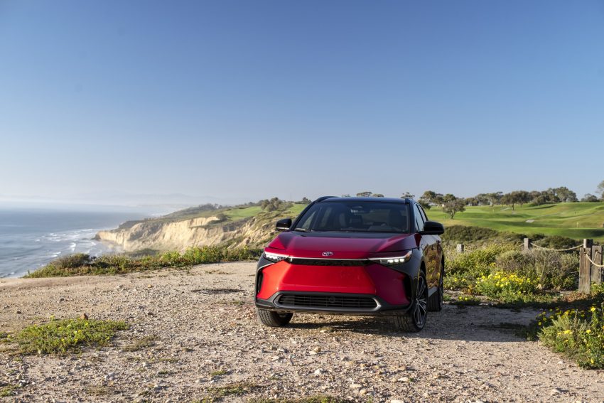 2023 Toyota bZ4X Limited AWD - Front Wallpaper 850x567 #36