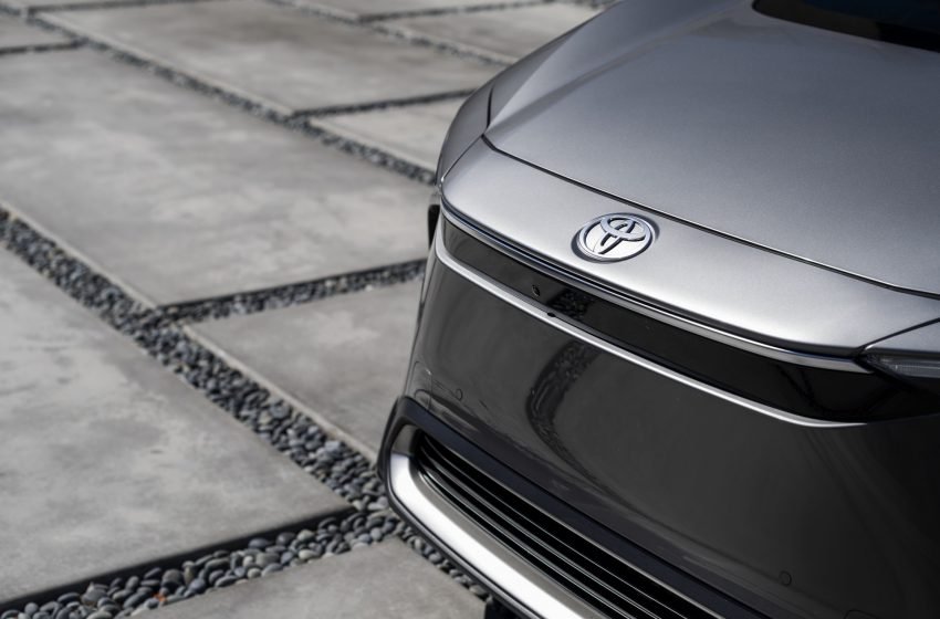 2023 Toyota bZ4X Limited AWD - Grille Wallpaper 850x560 #135