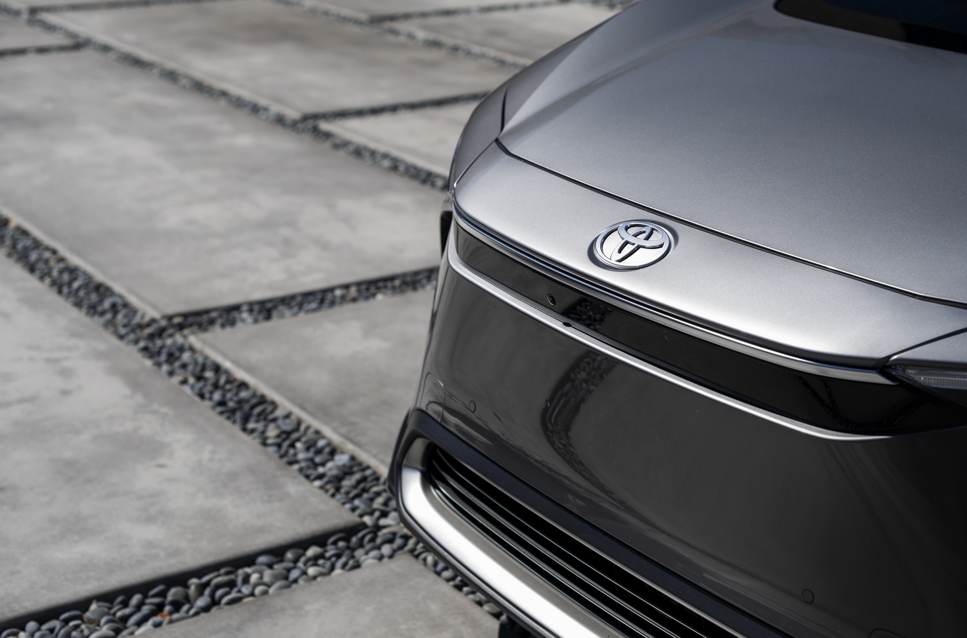 Download 2023 Toyota bZ4X Limited AWD - Grille HD Wallpaper 1920x1266 #135