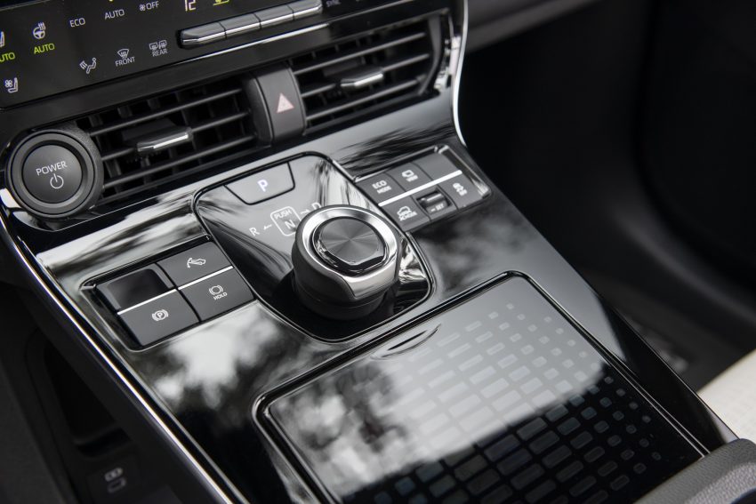 2023 Toyota bZ4X Limited AWD - Interior, Detail Wallpaper 850x567 #217