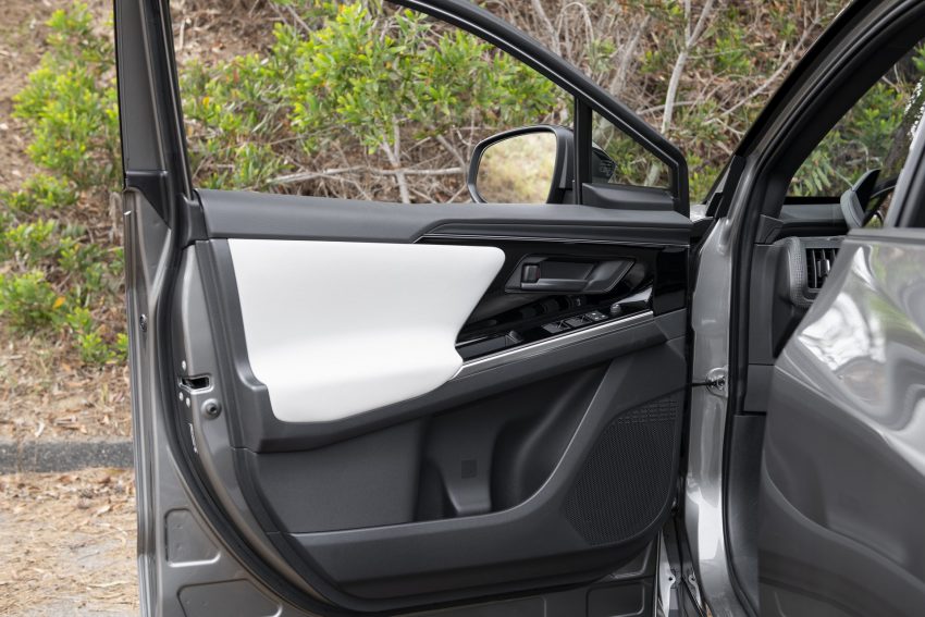 2023 Toyota bZ4X Limited AWD - Interior, Detail Wallpaper 850x567 #181