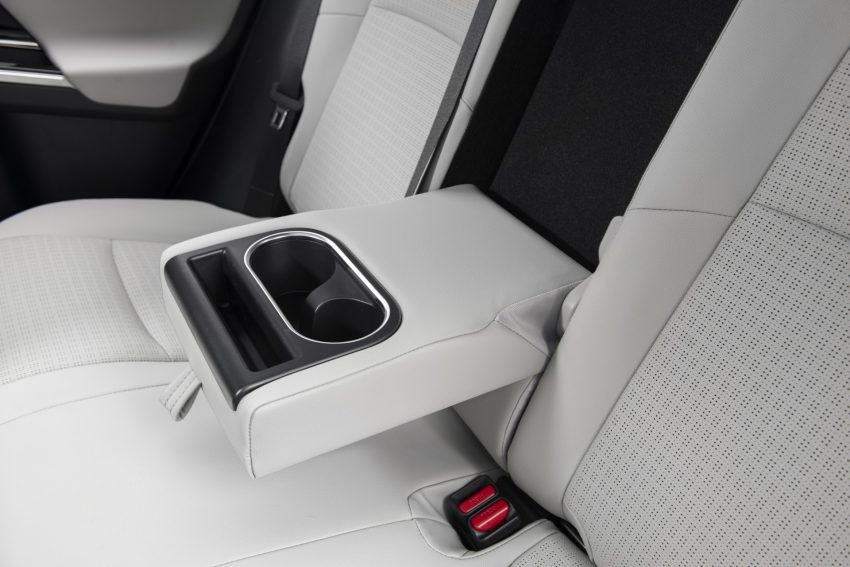 2023 Toyota bZ4X Limited AWD - Interior, Detail Wallpaper 850x567 #222