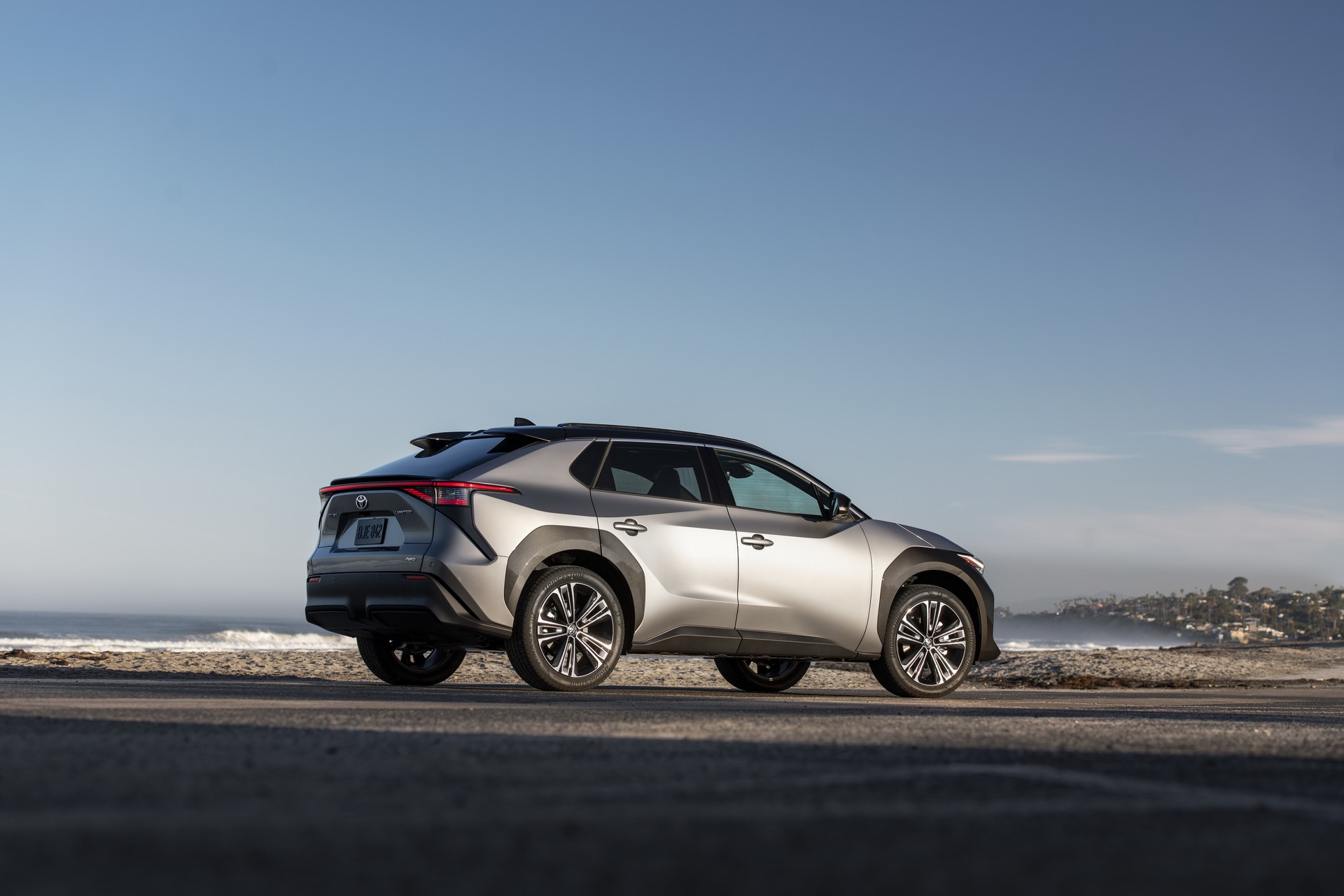 Download 2023 Toyota bZ4X Limited AWD - Rear Three-Quarter HD Wallpaper 1920x1280 #151