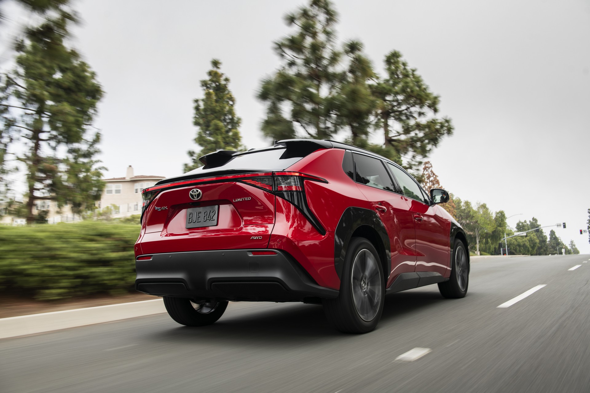 Download 2023 Toyota bZ4X Limited AWD - Rear Three-Quarter HD Wallpaper 1920x1280 #7