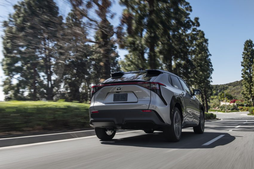 2023 Toyota bZ4X Limited AWD - Rear Wallpaper 850x567 #95
