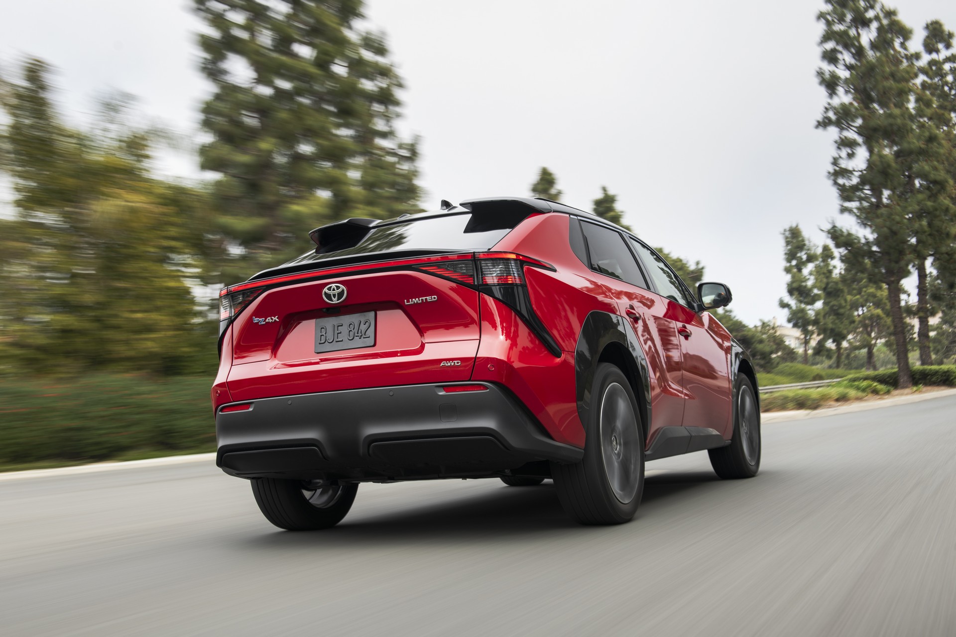 Download 2023 Toyota bZ4X Limited AWD - Rear HD Wallpaper 1920x1280 #8