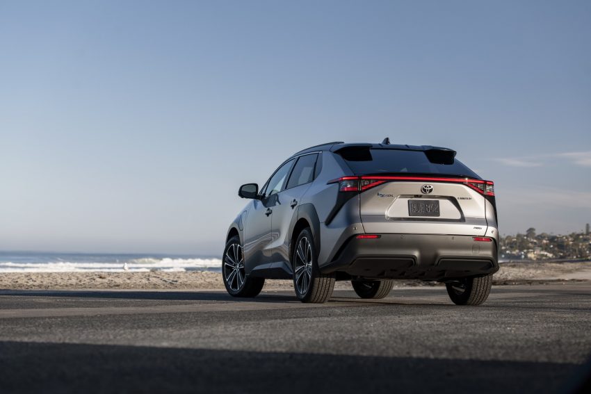 2023 Toyota bZ4X Limited AWD - Rear Wallpaper 850x567 #157