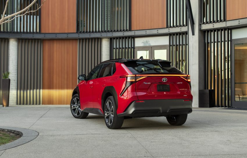 2023 Toyota bZ4X Limited AWD - Rear Wallpaper 850x542 #26