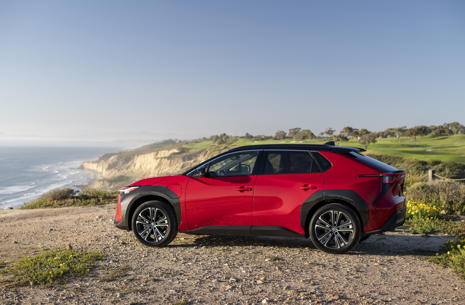 Download 2023 Toyota bZ4X Limited AWD - Side HD Wallpaper 1920x1261 #40