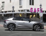 2023 Toyota bZ4X Limited AWD - Side Wallpaper 190x150