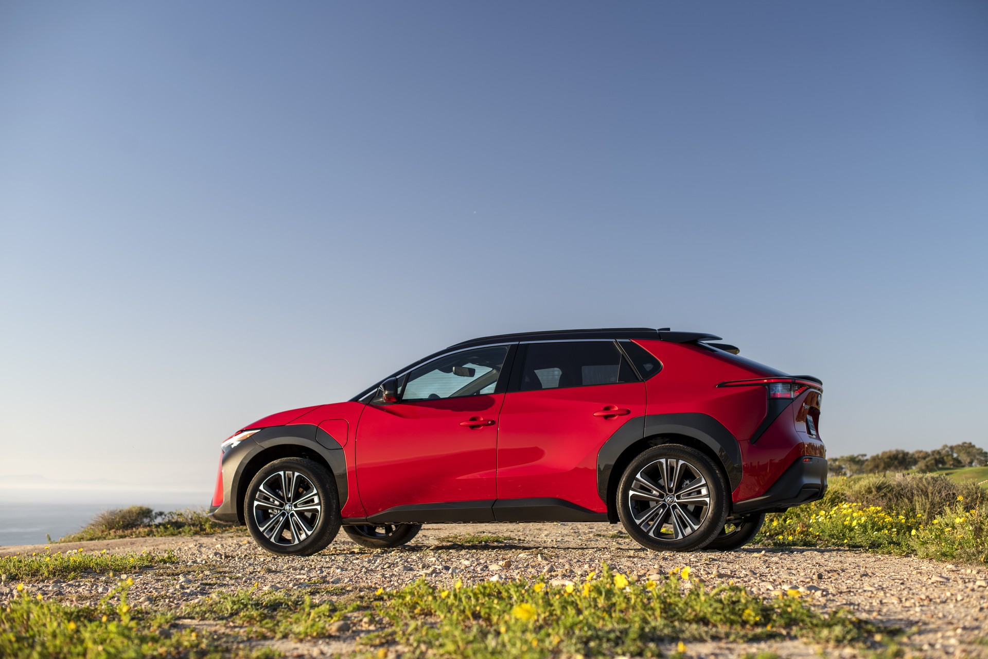 Download 2023 Toyota bZ4X Limited AWD - Side HD Wallpaper 1920x1280 #41