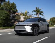2023 Toyota bZ4X Limited FWD - Front Three-Quarter Wallpaper 190x150