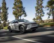 2023 Toyota bZ4X Limited FWD - Front Three-Quarter Wallpaper 190x150