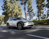2023 Toyota bZ4X Limited FWD - Front Three-Quarter Wallpaper 190x150
