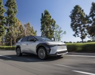 2023 Toyota bZ4X Limited FWD - Front Three-Quarter Wallpaper 190x150