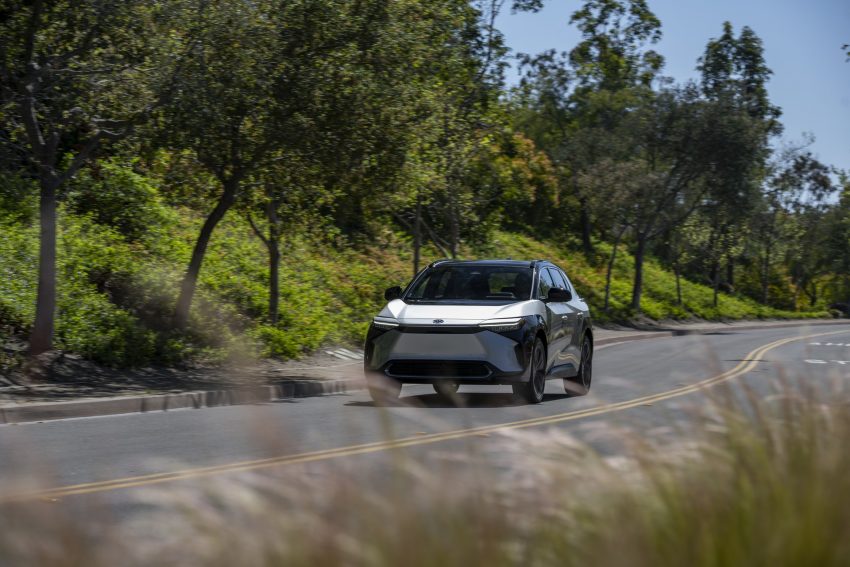 2023 Toyota bZ4X Limited FWD - Front Wallpaper 850x567 #70