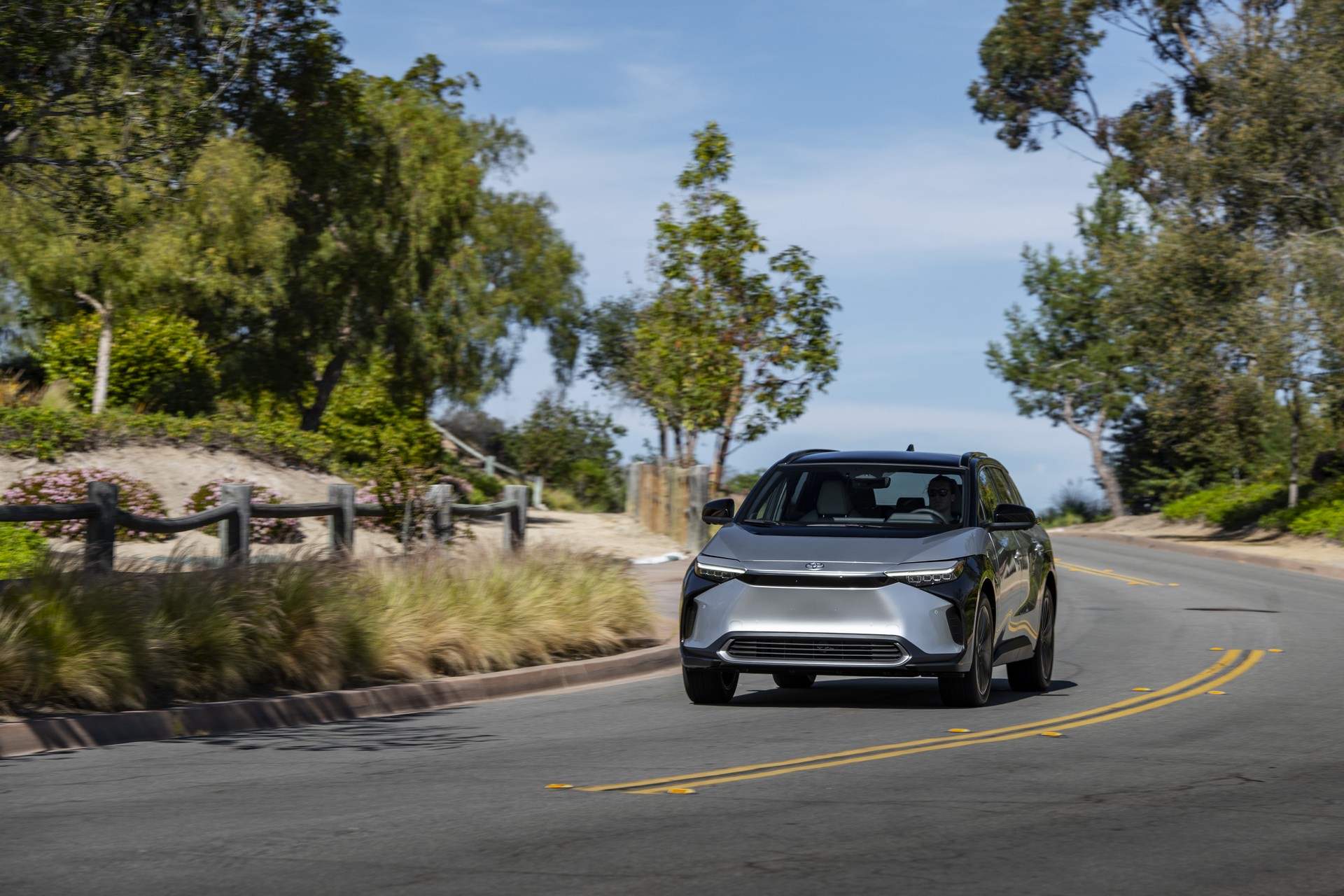 Download 2023 Toyota bZ4X Limited FWD - Front HD Wallpaper 1920x1280 #73