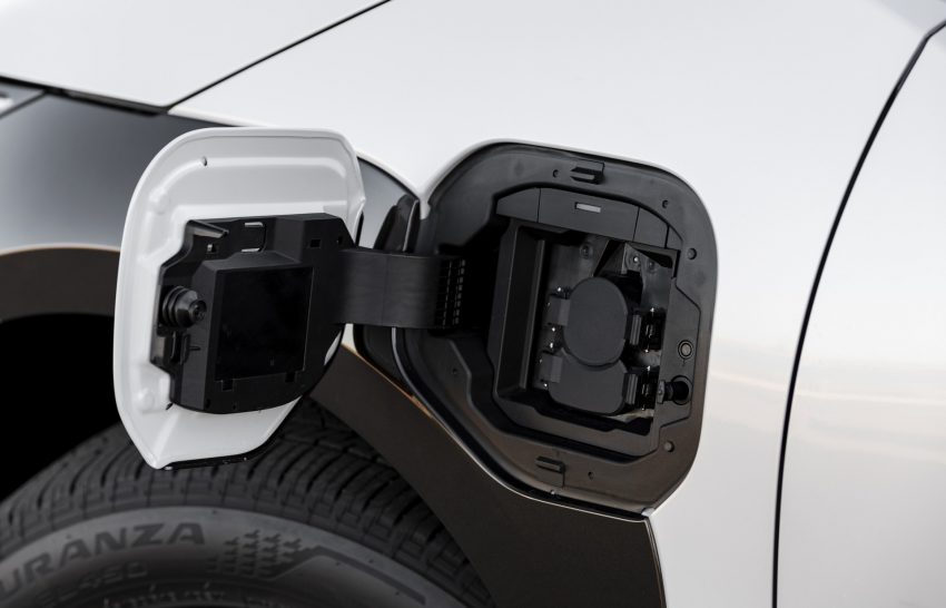 2023 Toyota bZ4X XLE FWD - Charging Connector Wallpaper 850x546 #64