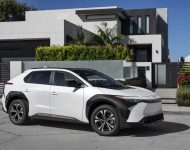 2023 Toyota bZ4X XLE FWD - Front Three-Quarter Wallpaper 190x150