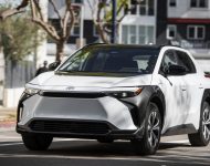 2023 Toyota bZ4X XLE FWD - Front Three-Quarter Wallpaper 190x150
