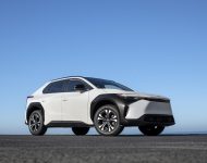 2023 Toyota bZ4X XLE FWD - Front Three-Quarter Wallpaper 190x150