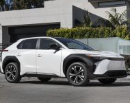 2023 Toyota bZ4X XLE FWD - Front Three-Quarter Wallpaper 190x150