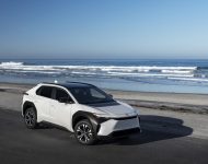 2023 Toyota bZ4X XLE FWD - Front Three-Quarter Wallpaper 190x150