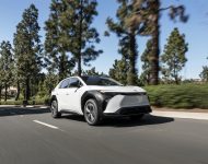 2023 Toyota bZ4X XLE FWD - Front Three-Quarter Wallpaper 190x150