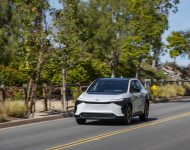 2023 Toyota bZ4X XLE FWD - Front Wallpaper 190x150