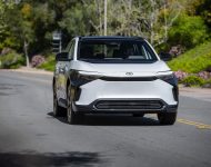 2023 Toyota bZ4X XLE FWD - Front Wallpaper 190x150