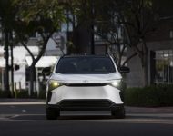 2023 Toyota bZ4X XLE FWD - Front Wallpaper 190x150