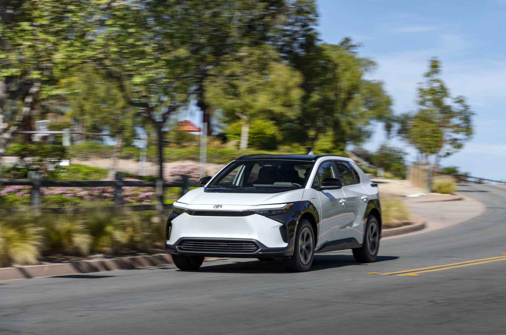 Download 2023 Toyota bZ4X XLE FWD - Front HD Wallpaper 1920x1269 #49