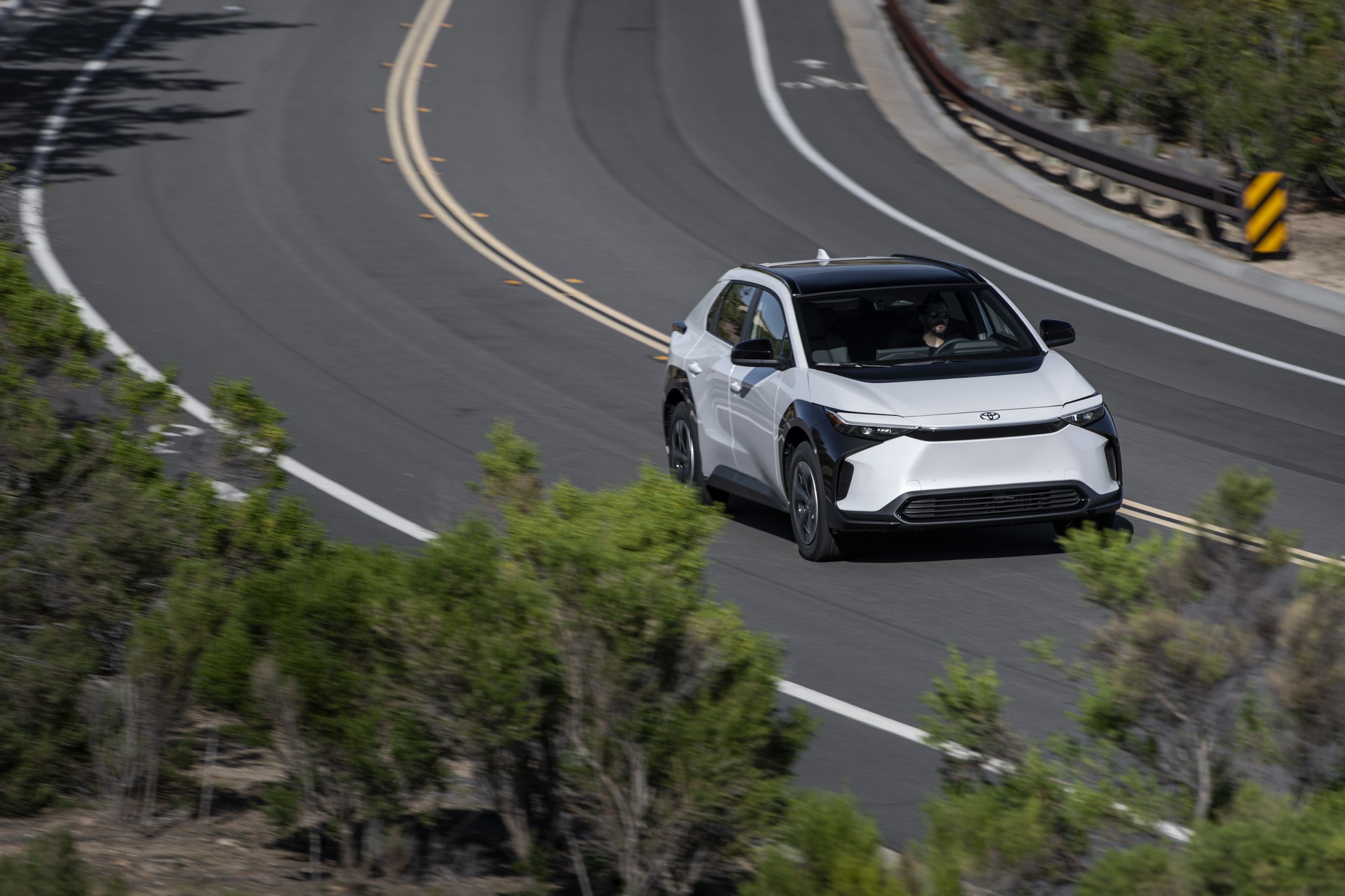 Download 2023 Toyota bZ4X XLE FWD - Front HD Wallpaper 1920x1280 #51