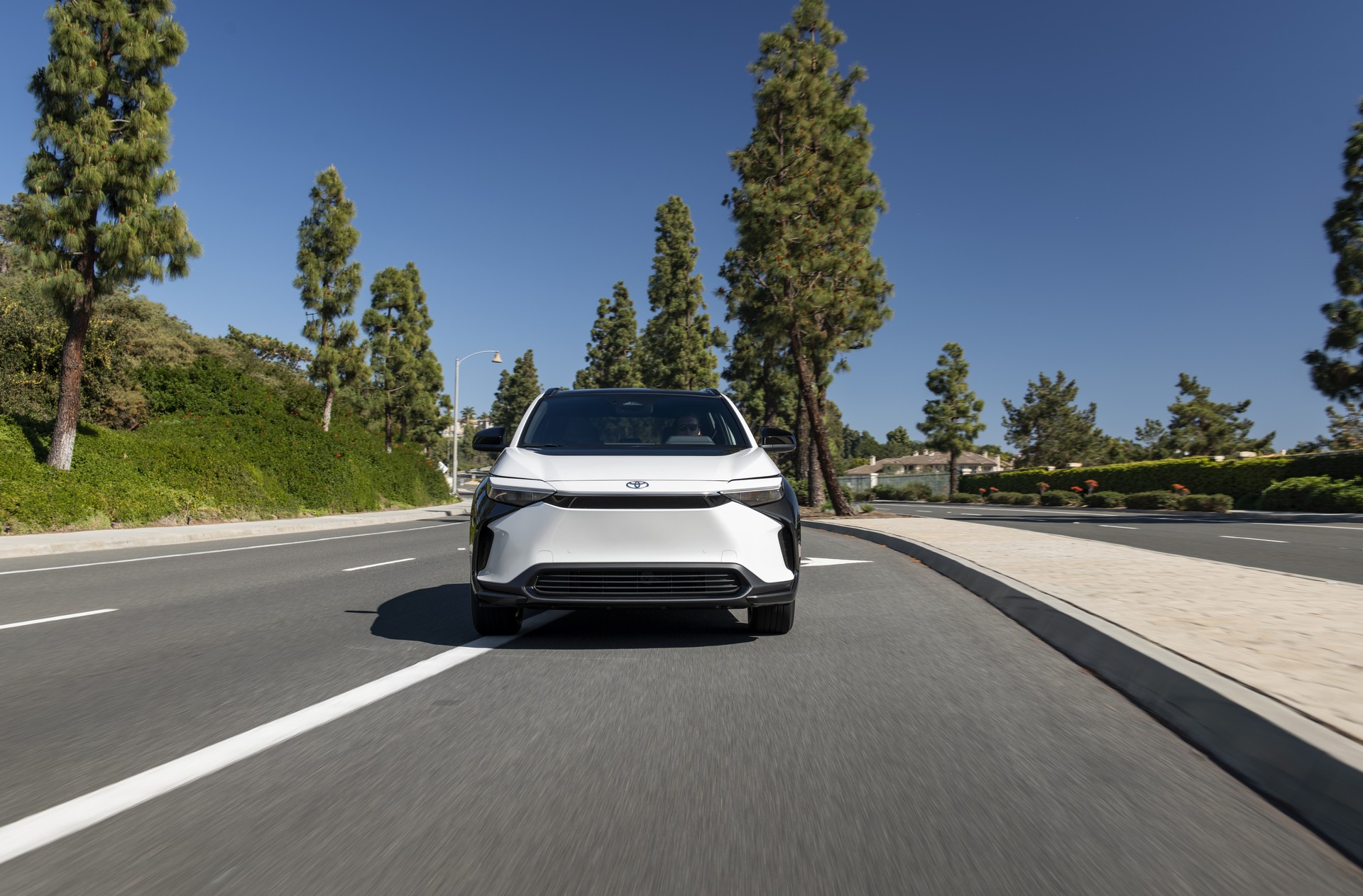 Download 2023 Toyota bZ4X XLE FWD - Front HD Wallpaper 1920x1263 #5