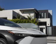 2023 Toyota bZ4X XLE FWD - Headlight Wallpaper 190x150