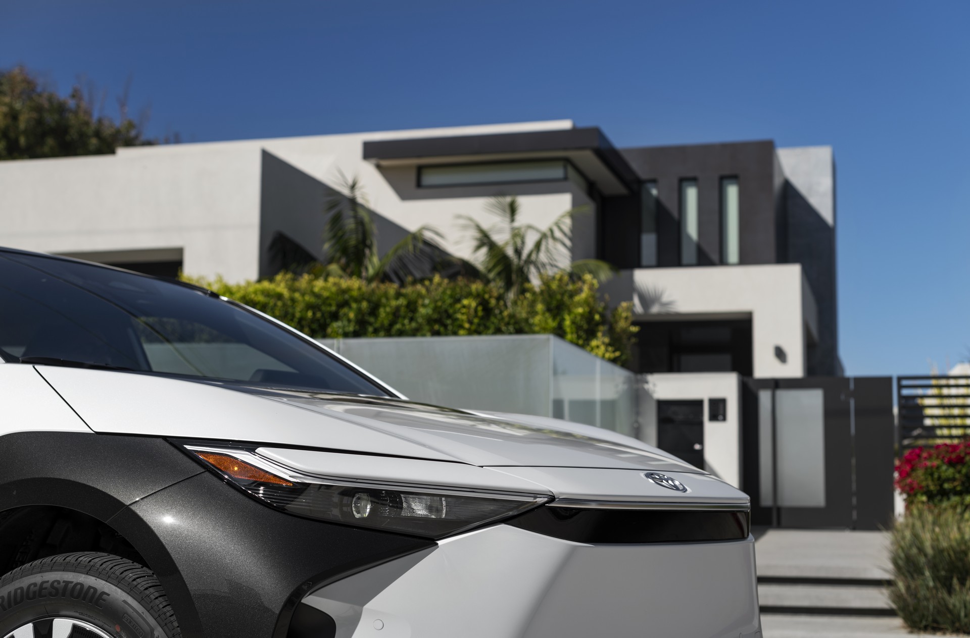 Download 2023 Toyota bZ4X XLE FWD - Headlight HD Wallpaper 1920x1264 #42