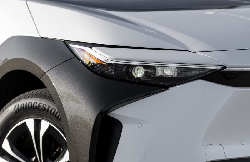 2023 Toyota bZ4X XLE FWD - Headlight Wallpaper 850x552 #59