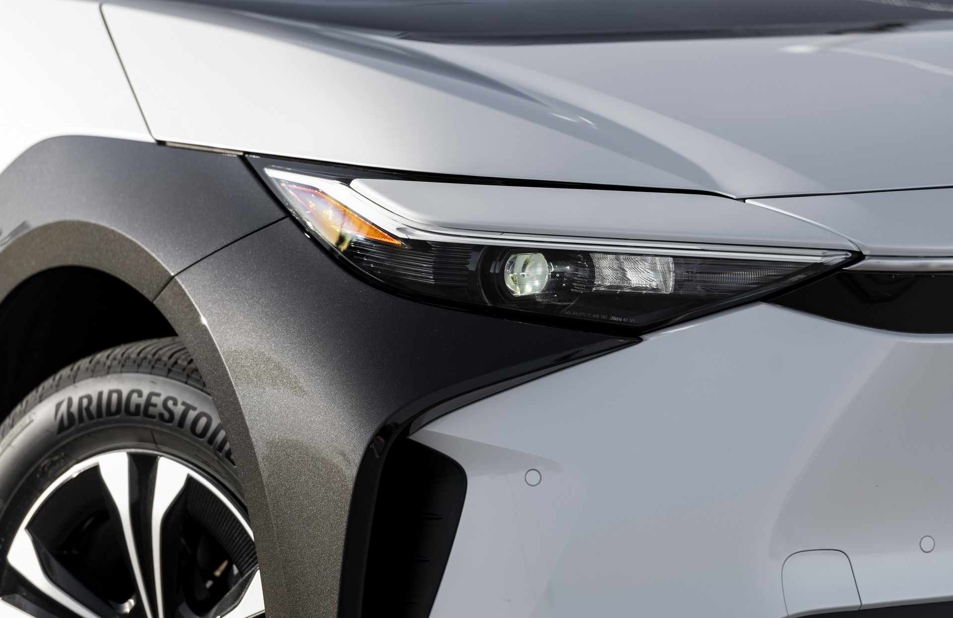 Download 2023 Toyota bZ4X XLE FWD - Headlight HD Wallpaper 1920x1246 #59