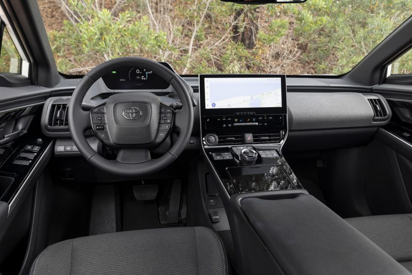 2023 Toyota bZ4X XLE FWD - Interior, Cockpit Wallpaper 850x567 #91
