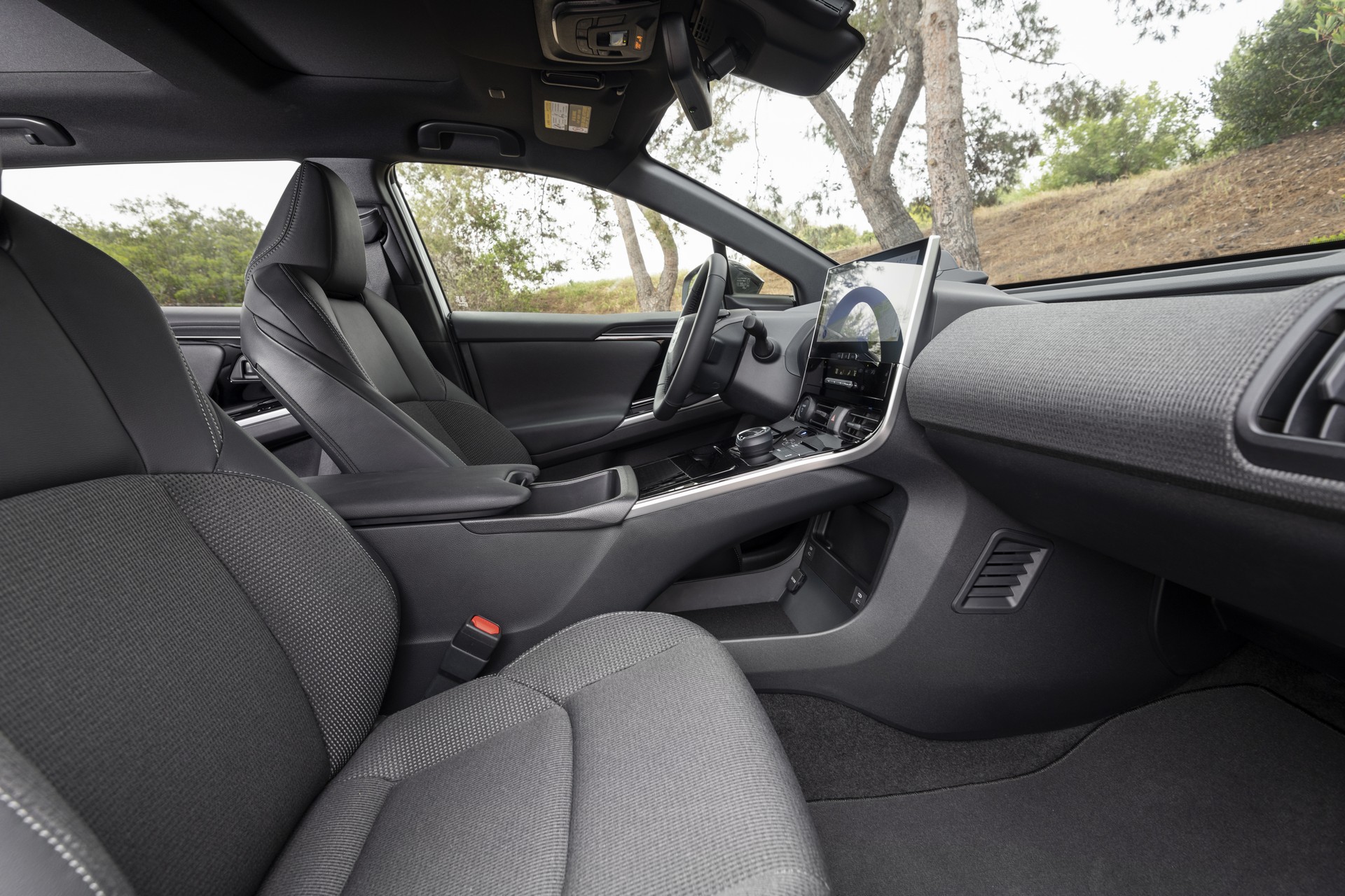 Download 2023 Toyota bZ4X XLE FWD - Interior, Front Seats HD Wallpaper 1920x1280 #83