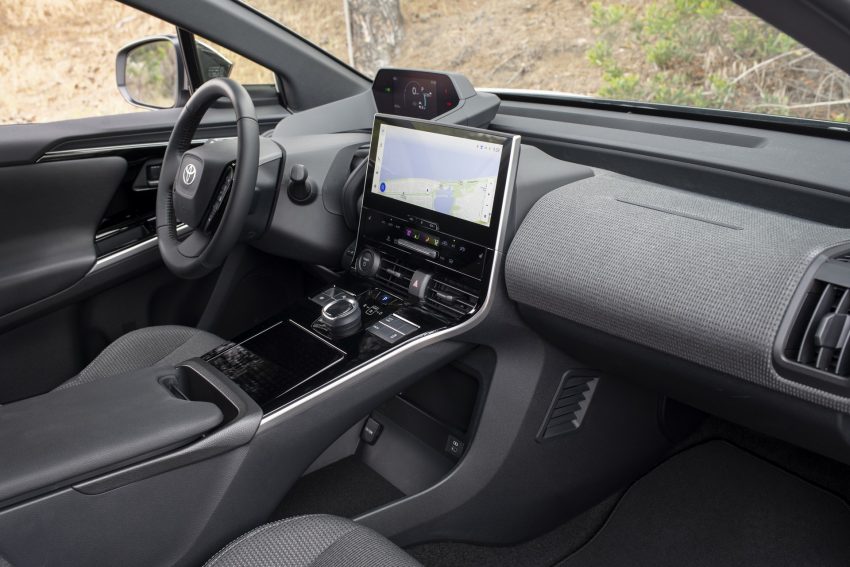 2023 Toyota bZ4X XLE FWD - Interior Wallpaper 850x567 #85