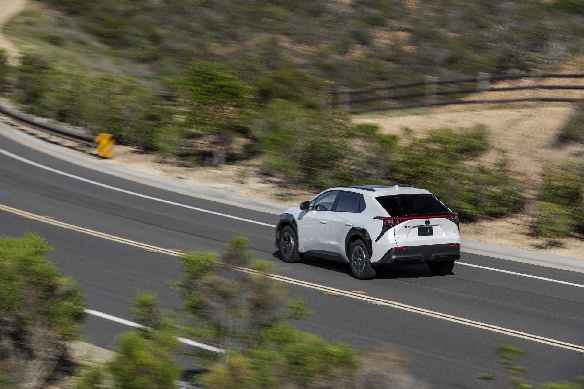 Download 2023 Toyota bZ4X XLE FWD - Rear Three-Quarter HD Wallpaper 1920x1280 #52