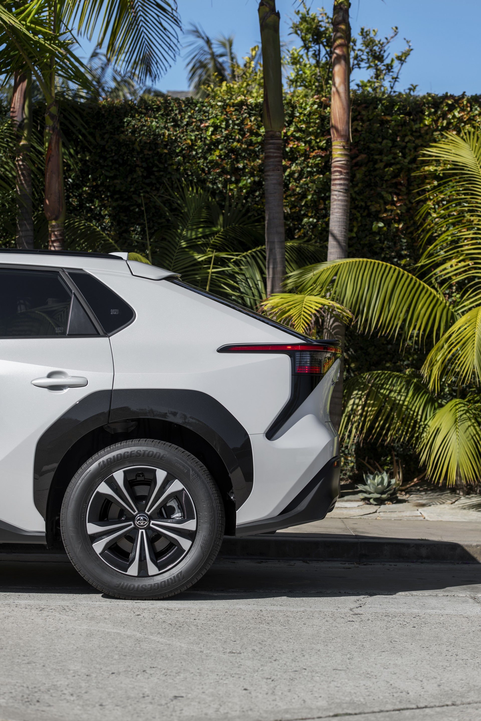 Download 2023 Toyota bZ4X XLE FWD - Wheel HD Phone Wallpaper 1920x2880 #66