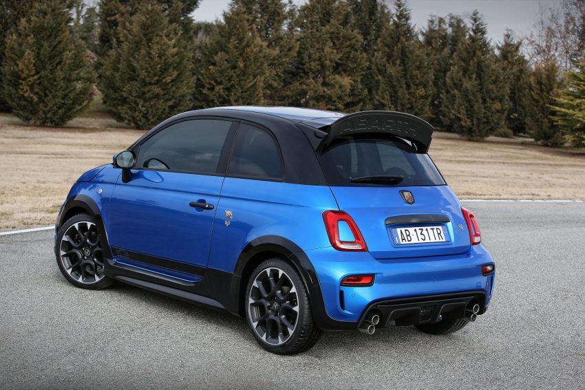 2022 Abarth 695 Tributo 131 Rally - Rear Three-Quarter Wallpaper 850x567 #14