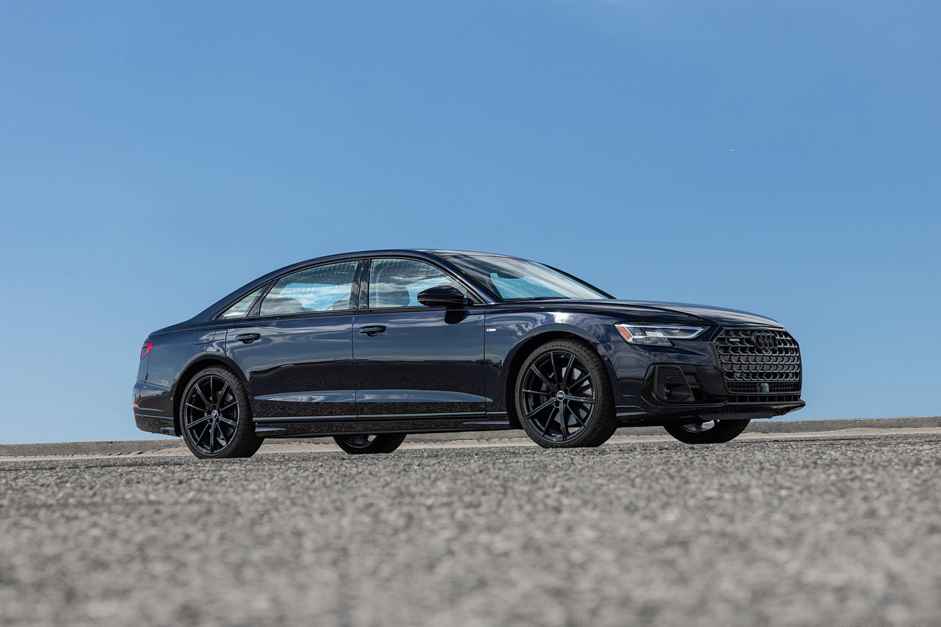 Download 2022 Audi A8 L - US version - Front Three-Quarter HD Wallpaper 1921x1281 #25